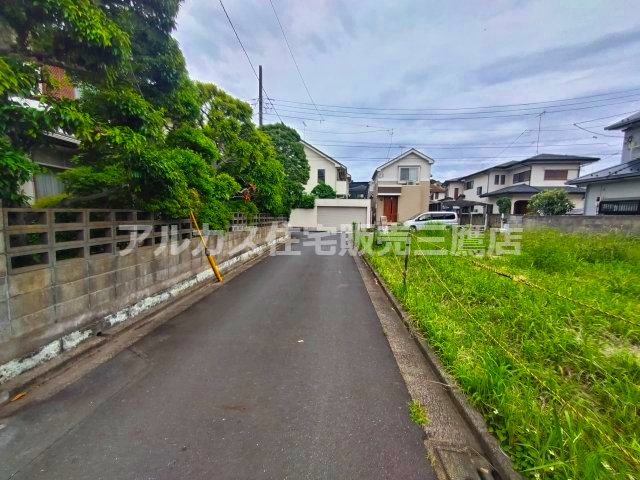 三鷹市大沢５丁目 京王線 西調布駅 新築戸建ての前面道路含む現地写真