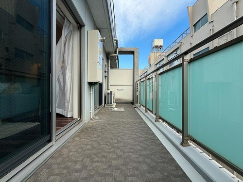 ＴＨＥパームス三鷹ビバーチェのバルコニー