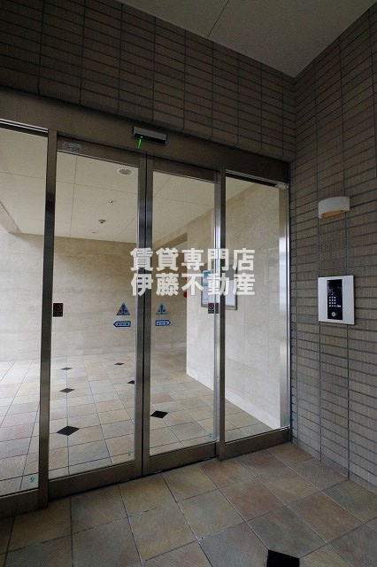 プランドール笠取のエントランス