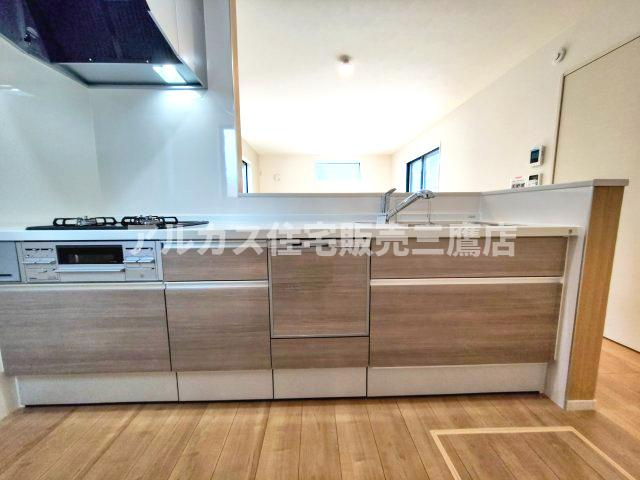 【内覧動画公開中！】三鷹市大沢５丁目 京王線 西調布駅 新築戸建てのキッチン