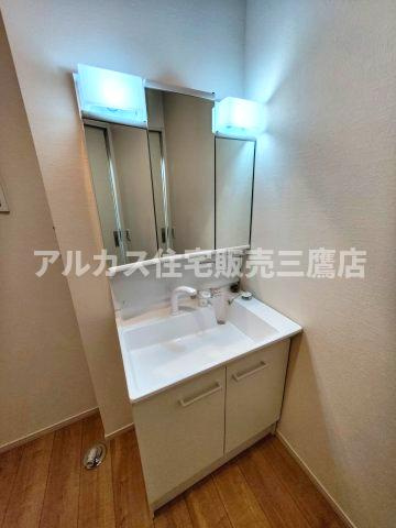 【内覧動画公開中！】三鷹市大沢５丁目 京王線 西調布駅 新築戸建ての独立洗面台