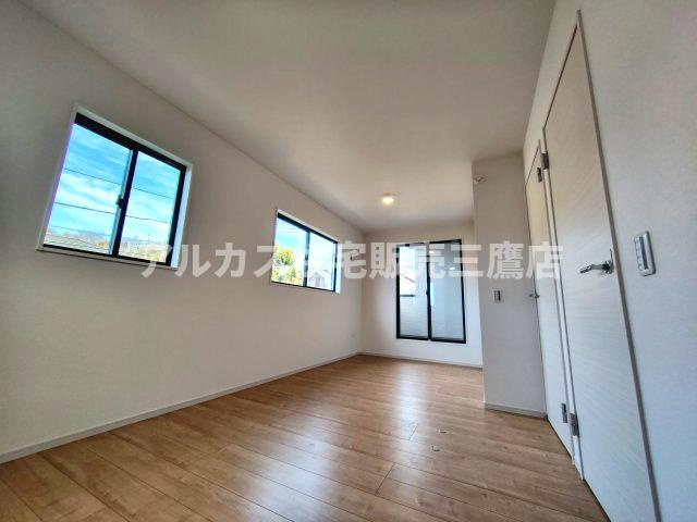 【内覧動画公開中！】三鷹市大沢５丁目 京王線 西調布駅 新築戸建ての洋室