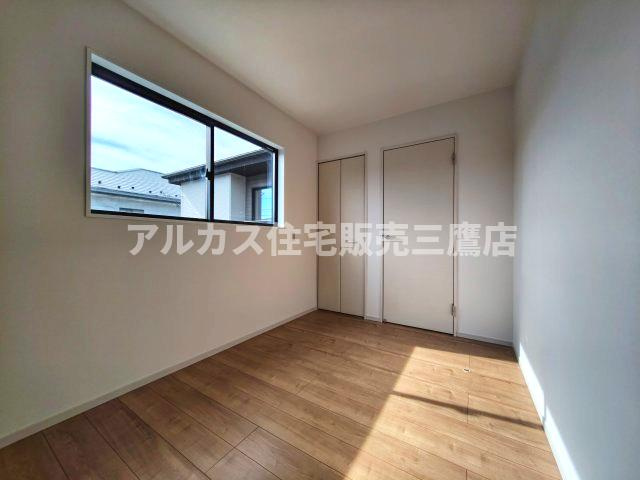 【内覧動画公開中！】三鷹市大沢５丁目 京王線 西調布駅 新築戸建ての洋室
