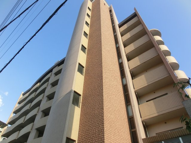 ファミーユ2002の外観