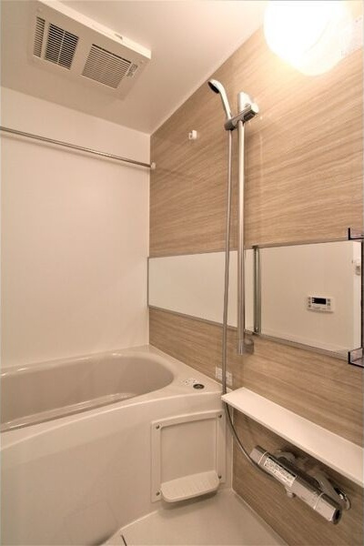 ORSUS新大阪(旧プレジオ新大阪ROUGE)の浴室