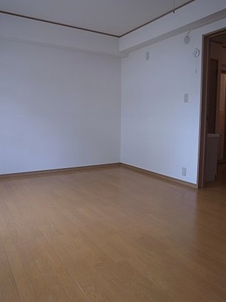 マンション花隈東棟の居間・リビング