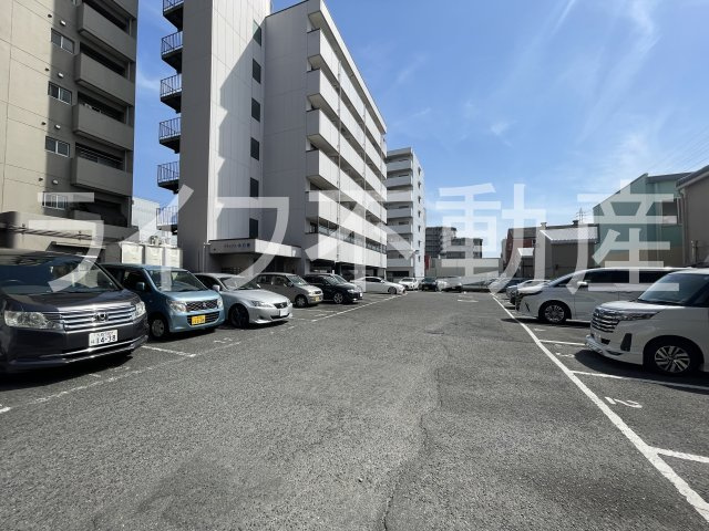 木の国ハイツの駐車場