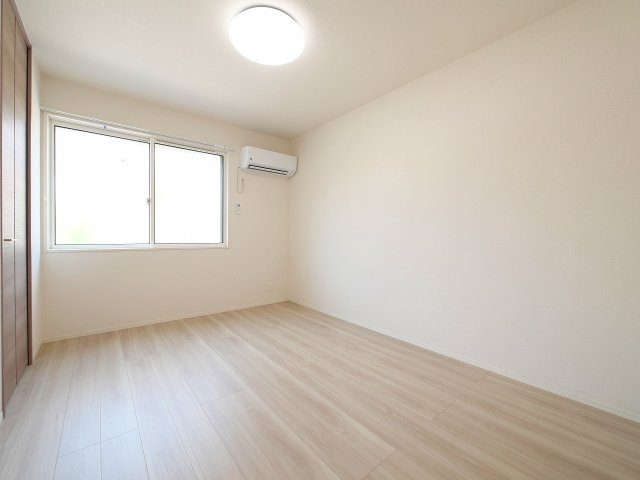 エスタールオーデンの居間・リビング|ゆったり過ごせる居間です