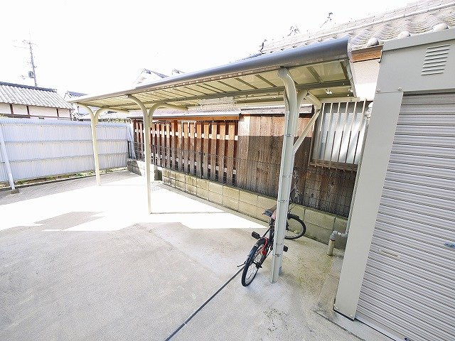 レオネクストサンシャイン岩室のその他共用部分|自転車置き場