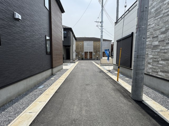 松戸市西馬橋３丁目新築戸建【馬橋小学校：7分】の前面道路含む現地写真|中央開発道路