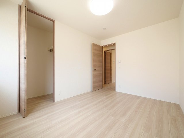 エスタールオーデンの寝室|落ち着いて過ごせるお部屋なので、寝室にいかがでしょうか