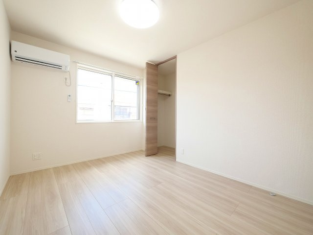 エスタールオーデンの洋室|落ち着いた色調の洋室です