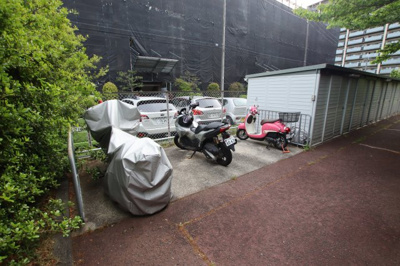 【設備】 | 泉北鴨谷台一次住宅15号棟 | バイク置き場