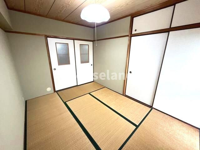 インペリアル吉礼駅前の和室