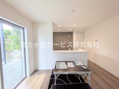 【キッチン】 | 豊橋市二川町 新築一戸建て 1号棟 | 前から見たキッチンです