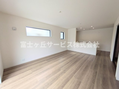 【居間・リビング】 | 豊橋市二川町 新築一戸建て 2号棟 | リビングダイニングです