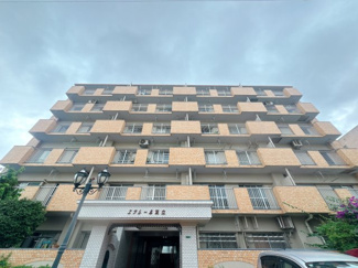 【外観】 | 青空にも夕焼けにも映える、そんなたたずまい。ここで新生活スタートさせてみませんか♪