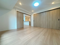 【洋室】 | アーベインルネス大手町☆仲介手数料無料☆ | ゆっくり過ごしたり食事をしたり、日々の暮らしに彩りを添えてくれる、そんな楽しく豊かな空間になりそうです。