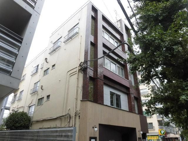 鶴田ビルの外観