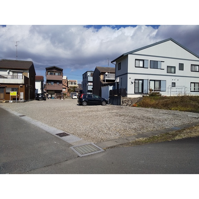 岐阜市祈年町３丁目の駐車場