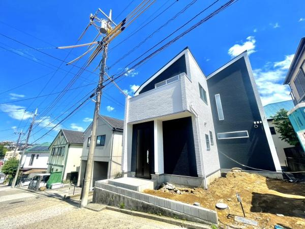 横浜市港南区東芹が谷の新築一戸建の前面道路含む現地写真|陽当りの良さ、住環境を現地にてご確認下さい！
周辺環境も合わせてご案内させて頂きます！