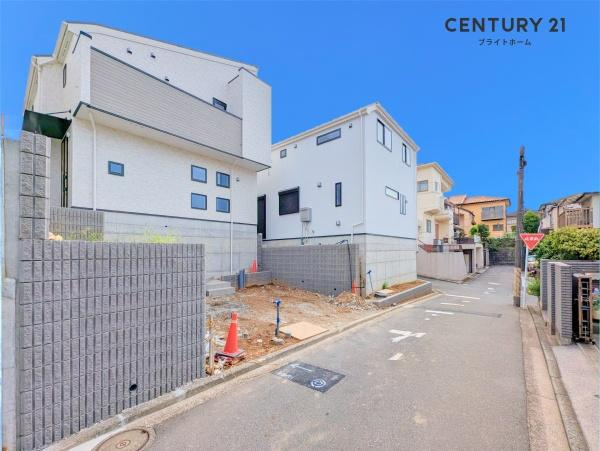 横浜市南区別所中里台の新築一戸建の前面道路含む現地写真|周辺環境も合わせてご案内させて頂きます！
お気軽にお問い合わせ下さい！