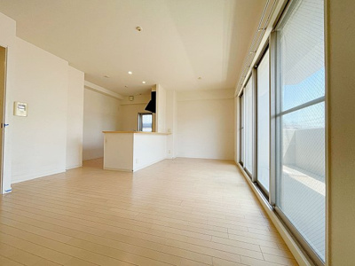 【居間・リビング】 | スクエア名古屋港【名古屋市賃貸・ペット可】