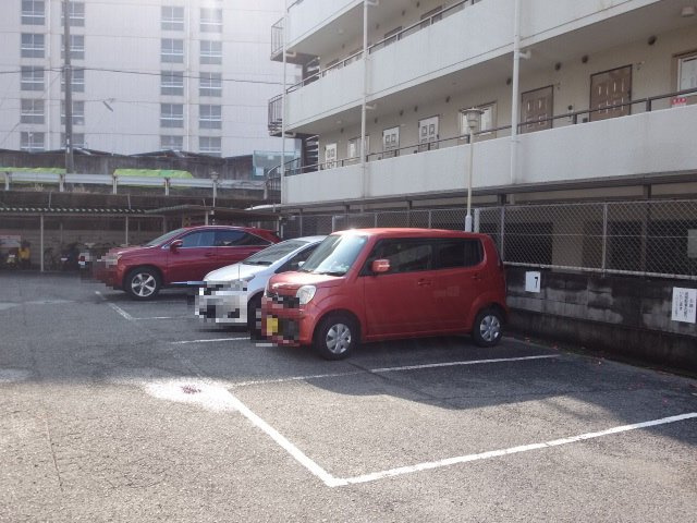 コパンジューヌⅢの駐車場