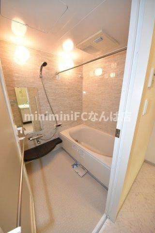 ロイヤルパークス桃坂の浴室