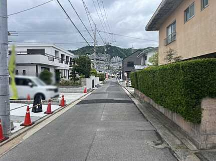 西区井口４丁目の前面道路含む現地写真