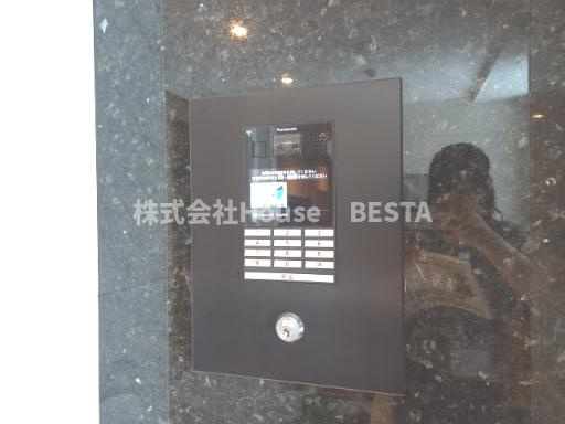 ファーストフィオーレ神戸スペラーレのエントランス