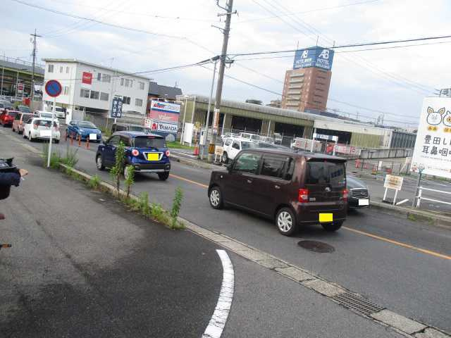 フィールリスタの駐車場