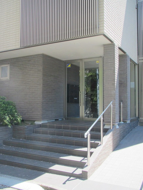 コート徳川山のエントランス|オートロック付きのエントランス