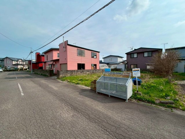 新川町4丁目住宅用地の前面道路含む現地写真|北側から撮影した現地写真