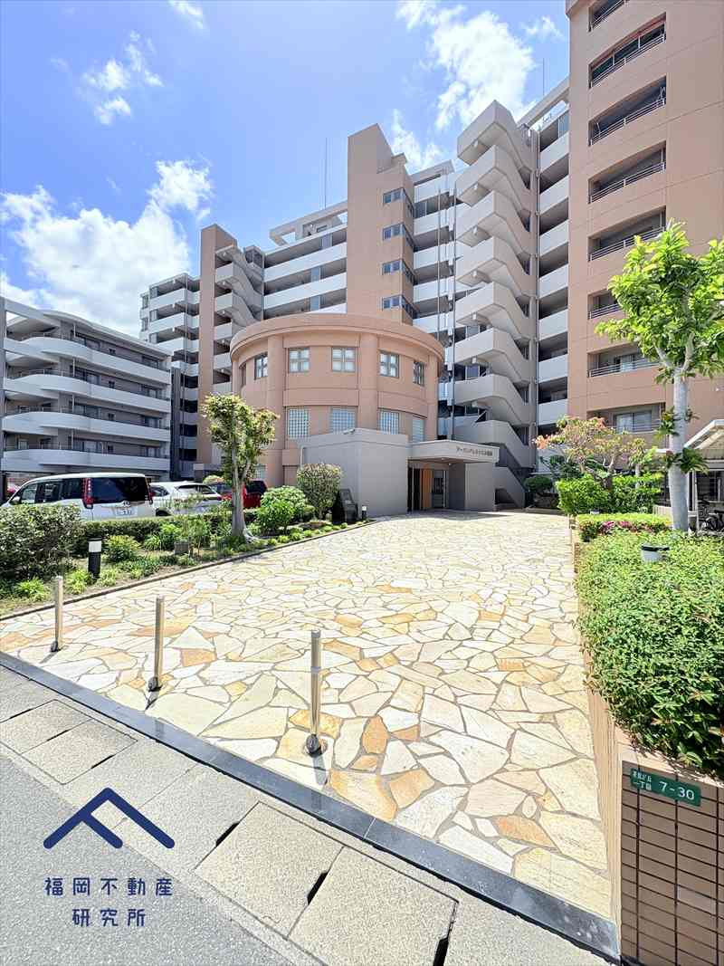 アーバンパレスシェル福間の外観