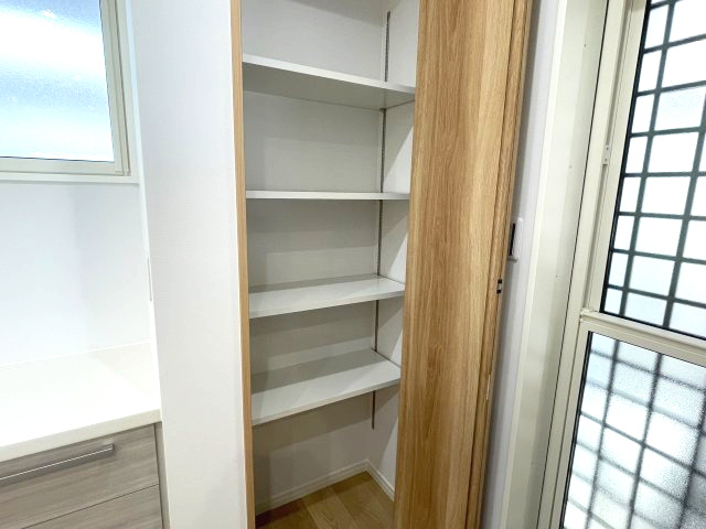 西区新庄町　№33850の収納|パントリー