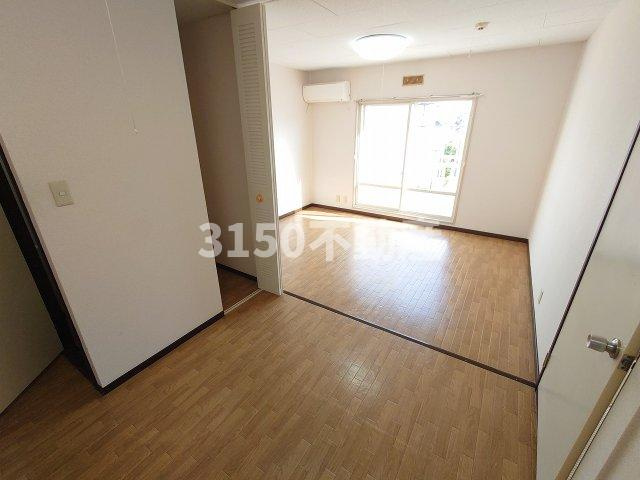 サンライズ Aの居間・リビング