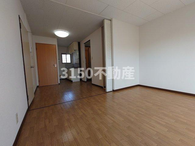 サンライズ Aの居間・リビング