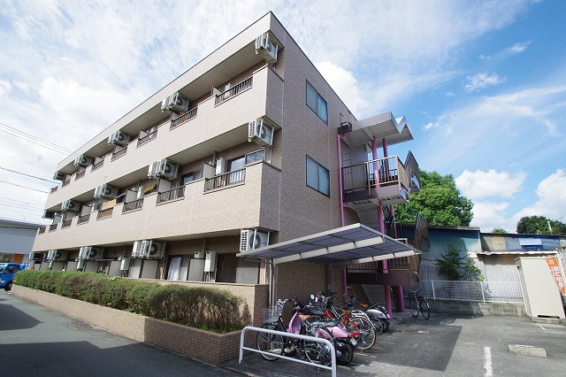 フローラ湖東の外観