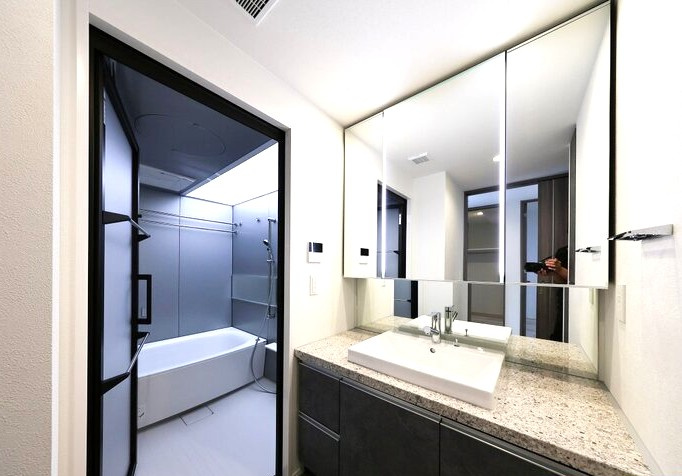 アヴァンセテラス瑞穂日向町の洗面所