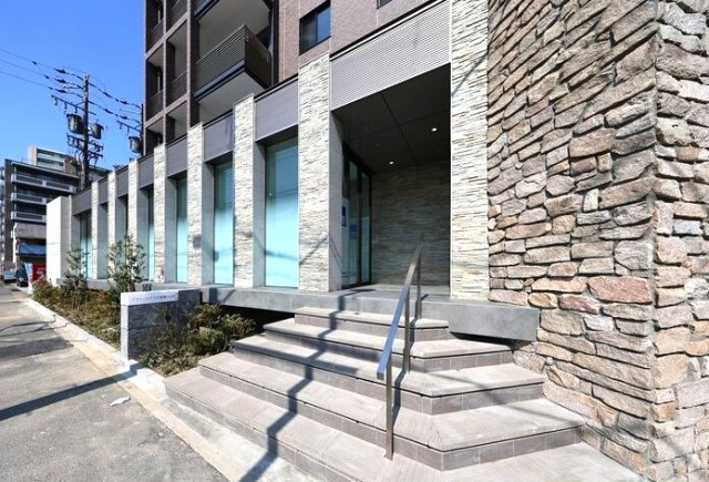 アヴァンセテラス瑞穂日向町のエントランス