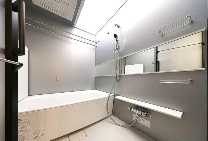 アヴァンセテラス瑞穂日向町の浴室