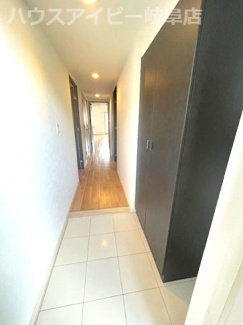 【玄関】 | Vigaisho日野！3階部分！3LDK！ウォークインクローゼットあり♪ペット飼育可能なマンション | Vigaisho日野！3階部分！3LDK！ウォークインクローゼットあり♪ペット飼育可能なマンション