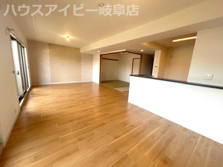 【居間・リビング】 | Vigaisho日野！3階部分！3LDK！ウォークインクローゼットあり♪ペット飼育可能なマンション | Vigaisho日野！3階部分！3LDK！ウォークインクローゼットあり♪ペット飼育可能なマンション