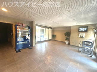 【エントランス】 | Vigaisho日野！3階部分！3LDK！ウォークインクローゼットあり♪ペット飼育可能なマンション | Vigaisho日野！3階部分！3LDK！ウォークインクローゼットあり♪ペット飼育可能なマンション