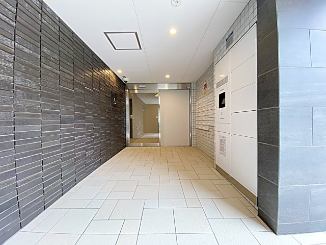 ＣＲＥＳＴ ＴＡＰＰ大曽根のエントランス