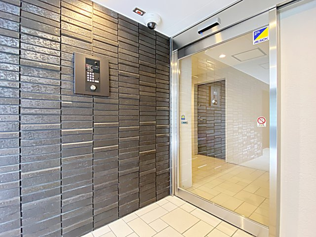 ＣＲＥＳＴ ＴＡＰＰ大曽根のエントランス