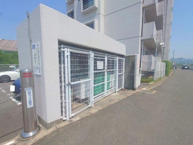 ◆２０２５年３月リノベーション済み◆最上階南向き◆お洒落な室内空間◆コスモ伏見のその他共用部分|ゴミ置き場