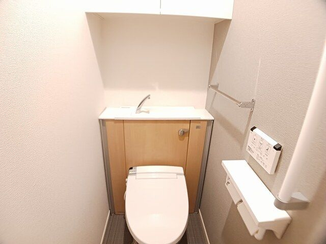 ビオーラ・Ｒｉｎ桜井町　　刈谷市近郊の賃貸はクラスホームのトイレ