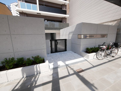 【エントランス】 | S-RESIDENCE日本橋Qualier | ゆとりのあるエントランスです